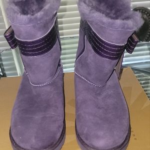 Purple classic shoet UGG boots
